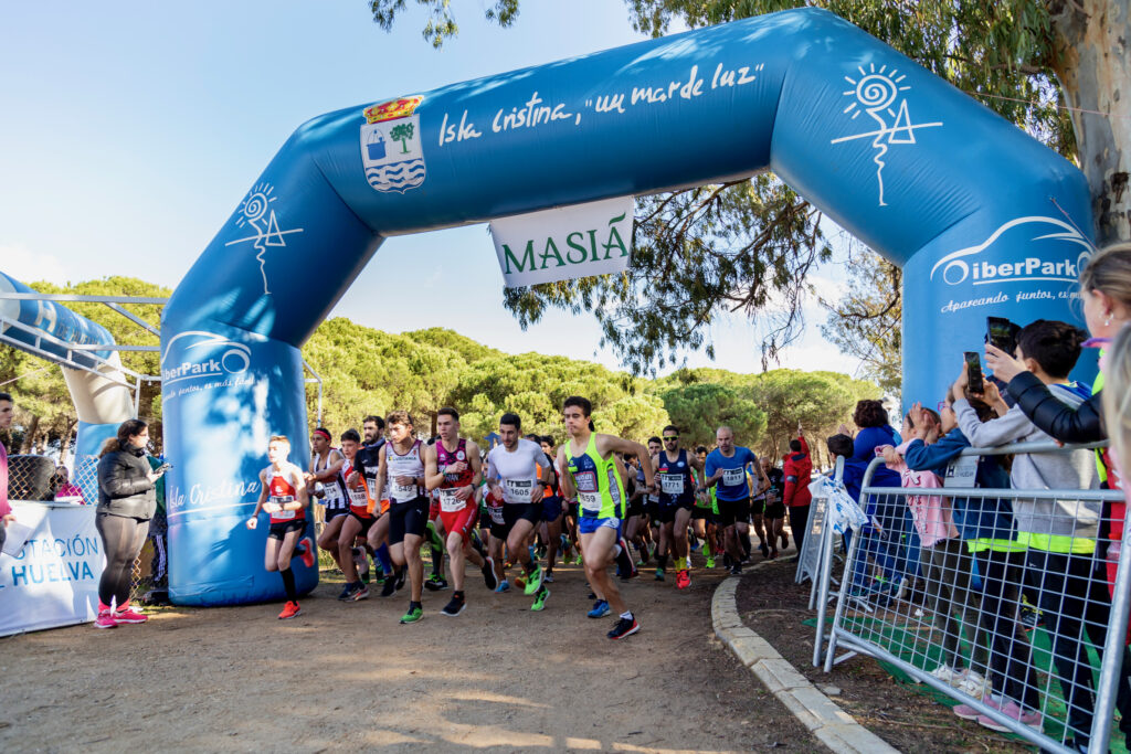 MÁS DE TRESCIENTOS CORREDORES PARTICIPAN ESTE FIN DE SEMANA EN EL XXI CROSS 'PINARES DE ISLA CRISTINA'