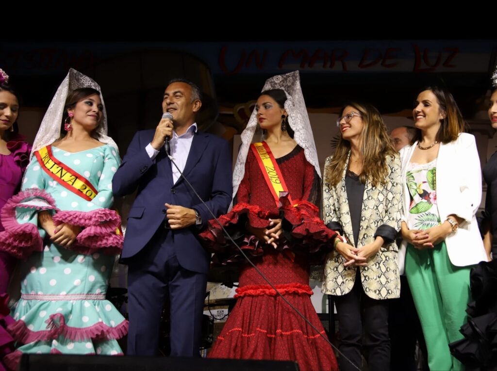 MARIA JESÚS CASADO RODRÍGUEZ Y ZOE MAQUEDA MASCAREÑA, PROCLAMADAS REINAS DE LAS FIESTAS DE POZO DEL CAMINO.