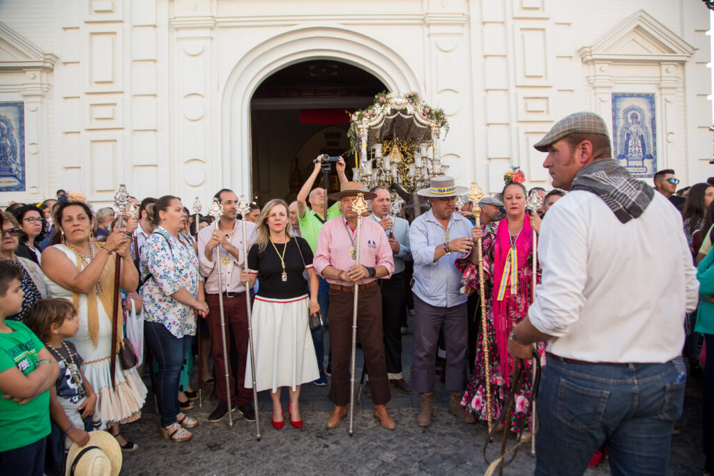 LA HERMANDAD DE EL ROCÍO DE ISLA CRISTINA REGRESA A LA LOCALIDAD DESPUÉS DE UNA ROMERÍA TRANQUILA Y SIN INCIDENTES