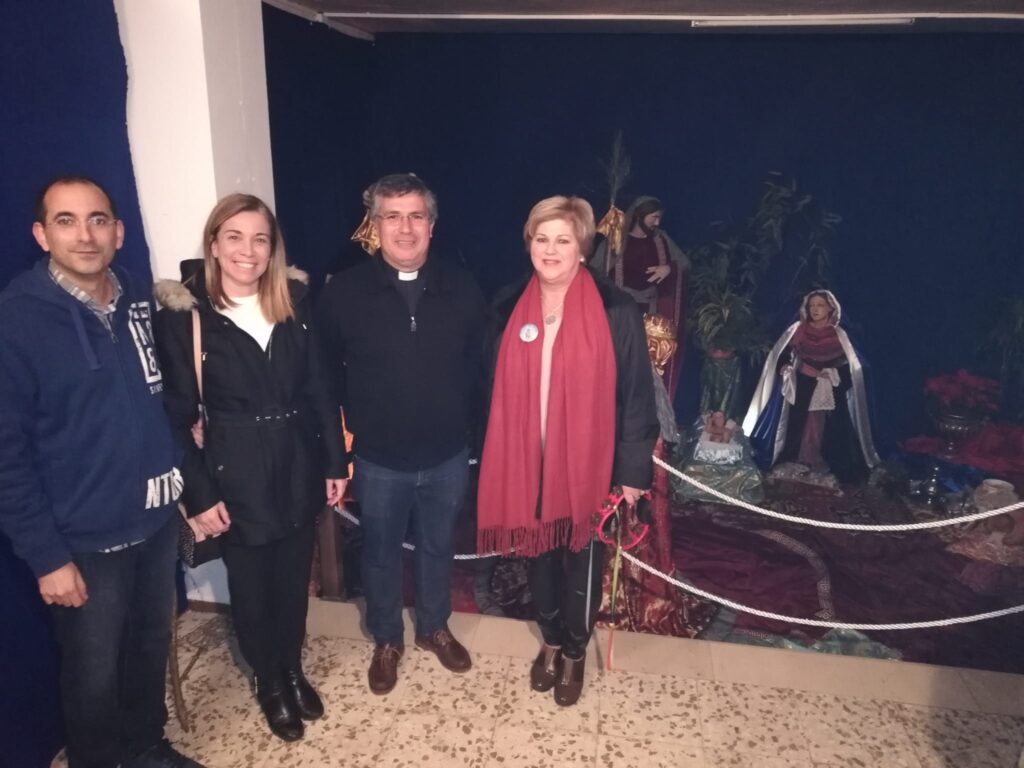 BENDECIDO E INAUGURADO EL NACIMIENTO DE LA HERMANDAD DE LA VIRGEN DEL MAR