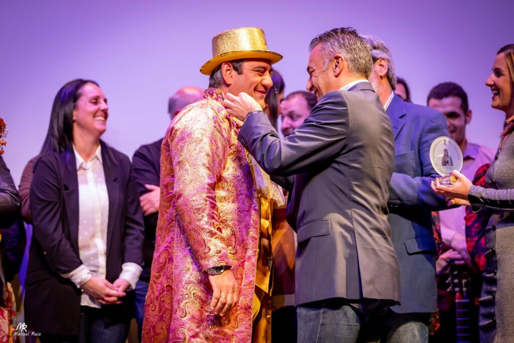 ENTREGADO EL GALARDÓN ‘PITO DE CAÑA’ AL CARNAVALERO ISLEÑO MATEO JESÚS RODRÍGUEZ MACÍAS