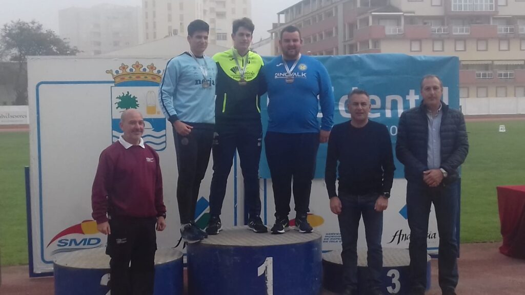 EXITO DE LOS ATLETAS ISLEÑOS EN  EL ANDALUZ DE LANZAMIENTOS LARGOS QUE SE HA CELEBRADO ESTE FIN DE SEMANA EN LA LOCALIDAD COSTERA