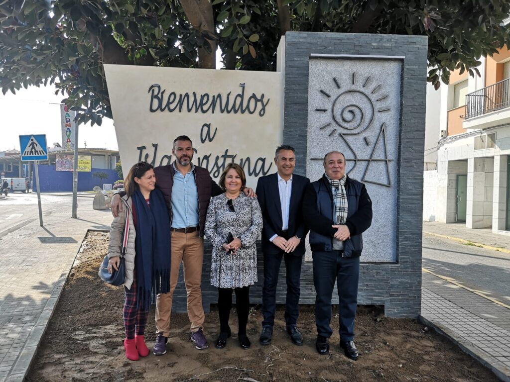 INAUGURADO EL MONOLITO QUE DARÁ LA BIENVENIDA A ISLA CRISTINA A TURISTAS Y VISITANTES