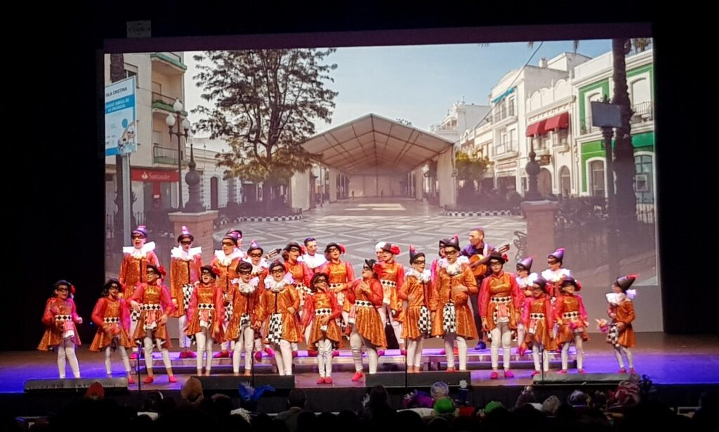 VEINTISEIS AGRUPACIONES COMPITEN, DESDE ANOCHE, EN EL LIII CONCURSO DE COMPARSAS, MURGAS, CUARTETOS Y COROS DEL CARNAVAL ISLEÑO