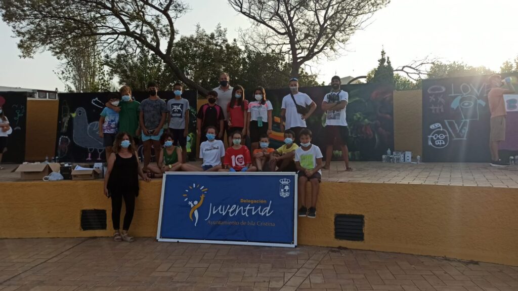 VEINTICINCO JÓVENES PARTICIPAN EN EL TALLER DE GRAFFITIS ORGANIZADO POR LA DELEGACIÓN DE JUVENTUD