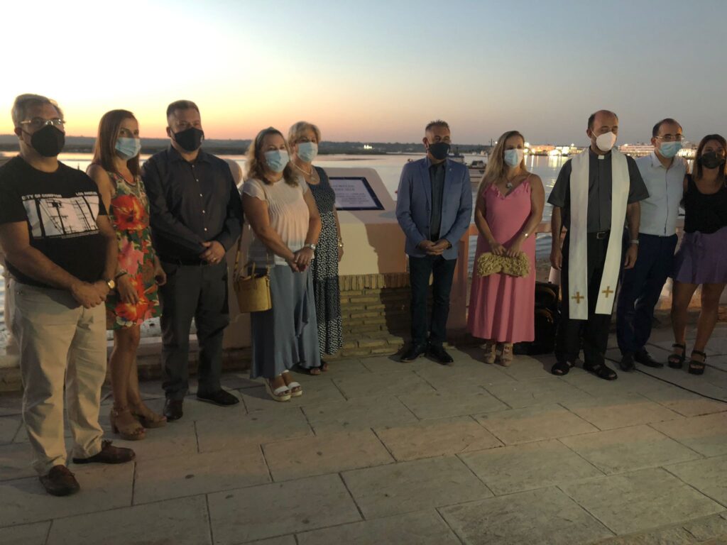 INAUGURADO UN MONOLITO EN HOMENAJE A LOS COSTALEROS DE LA VIRGEN DEL MAR, PATRONA DE LA PUNTA DEL CAIMÁN.