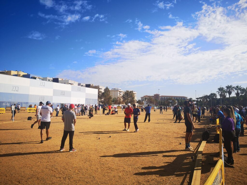 MÁS DE TRESCIENTOS JUGADORES SE DAN CITA EN EL INTERNACIONAL DE PETANCA CELEBRADO ESTE FIN DE SEMANA EN ISLA CRISTINA