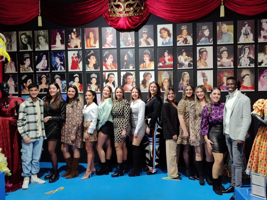 ONCE JÓVENES Y DOS PAJES CONFORMARÁN LA CORTE JUVENIL DEL CARNAVAL DE ISLA CRISTINA 2023