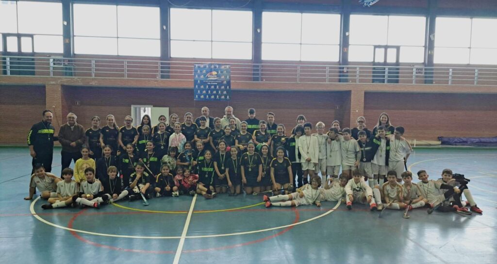 EL HOCKEY SALA SE CONVIERTE EN PROTAGONISTA DE LA JORNADA DEPORTIVA EN ISLA CRISTINA CON EL VII TORNEO “MAESTRO DON EMILIO FRAGOSO”