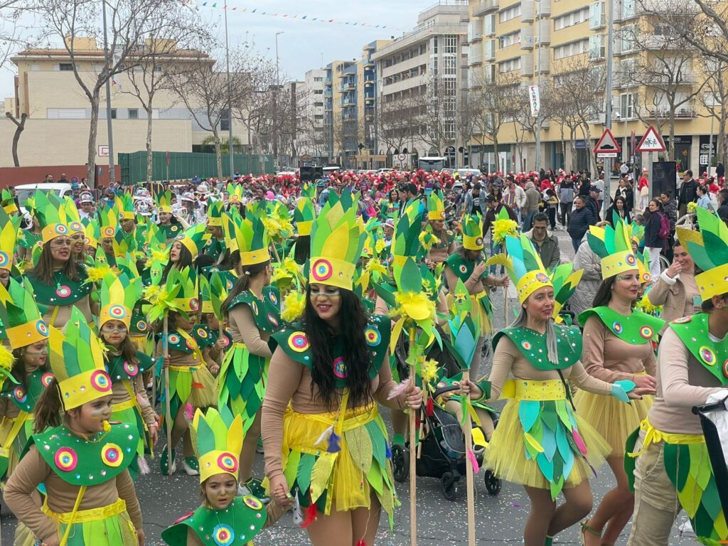 LOS NIÑOS Y NIÑAS ISLEÑOS, PROTAGONISTAS DE LA MULTITUDINARIA Y ESPERADA CABALGATA INFANTIL DE DISFRACES QUE RECORRE ISLA CRISTINA