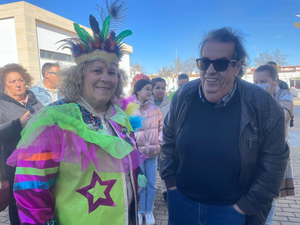 LAS PLACAS DEL PREMIO MANUEL FRAGOSO ‘EL PATITAS’ Y EL ‘PITO DE CAÑA’ 2023 YA LUCEN EN LA FACHADA DE LA EXPLANADA DEL HORACIO NOGUERA