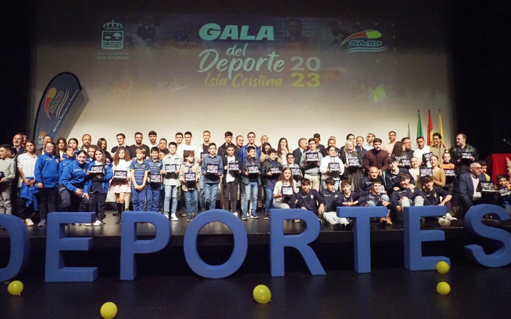 EL AYUNTAMIENTO ISLEÑO GALARDONA A CERCA DE UN CENTENAR DE DEPORTISTAS EN LA GALA ANUAL DEL DEPORTE