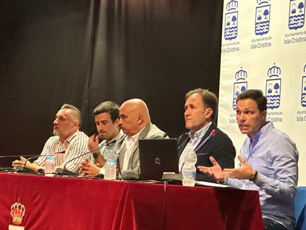 EL PAPEL DE LA FAMILIA EN LA PRÁCTICA DEPORTIVA DEL FÚTBOL BASE, EJE DE UNA PONENCIA CELEBRADA EN ISLA CRISTINA