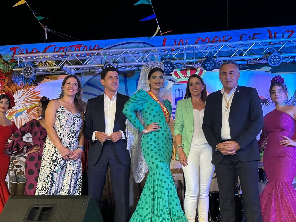 LA NIÑA LETICIA CASTILLO MESTRE Y LA JOVEN GEMA RODRÍGUEZ MORENO, PROCLAMADAS REINAS DE LAS FIESTAS DE POZO DEL CAMINO.