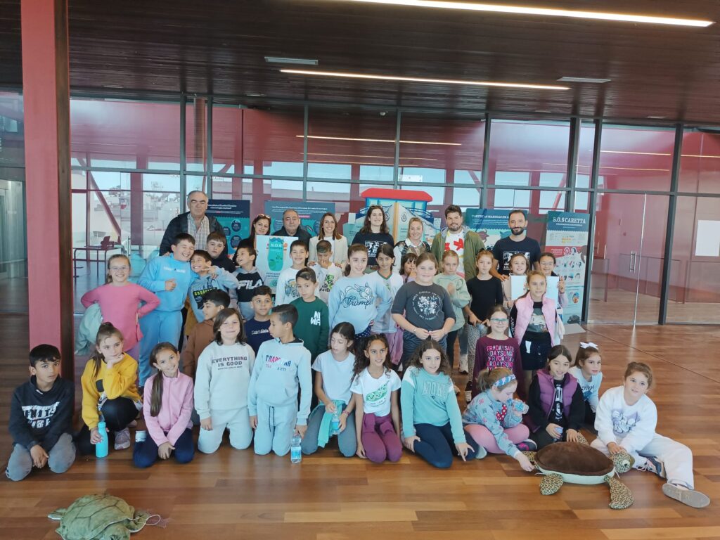 LA EXPOSICIÓN 'LAS TORTUGAS MARINAS: UN TESORO ESCONDIDO EN LAS COSTAS ANDALUZAS' VISITA ISLA CRISTINA