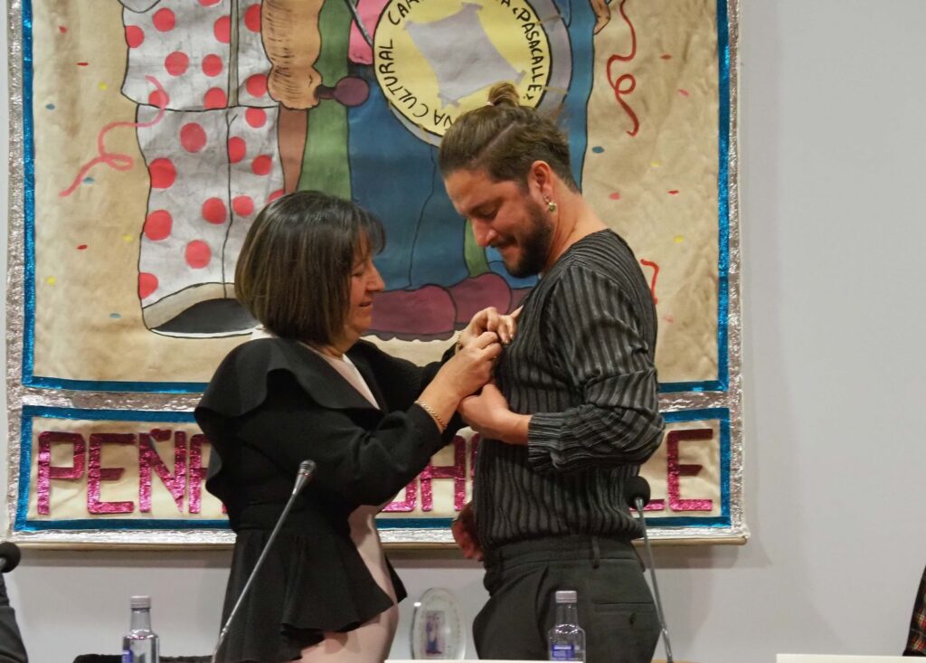 MANUEL CARRASCO RECIBE EL GALARDÓN JUAN ANDRÉS PARDO PENALVA EN SU CATEGORÍA DE ANTIFAZ DE ORO