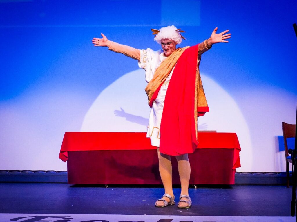 LA ACI ENTREGA SU MÁXIMO GALARDÓN, EL PITO DE CAÑA, AL CARNAVALERO CUSTODIO SOARES LUZÍA