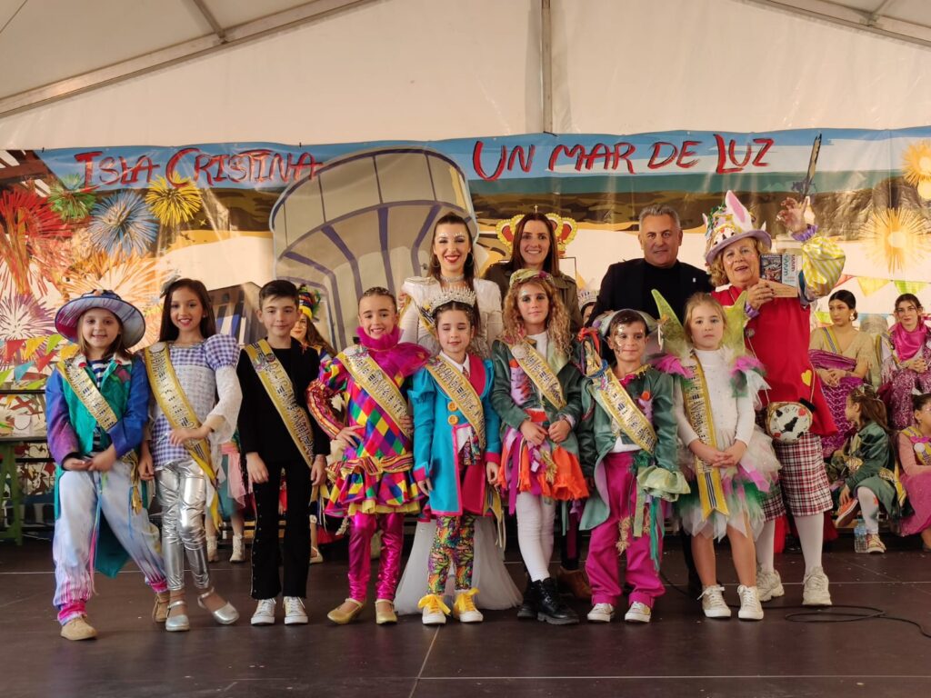 EL AYUNTAMIENTO ENTREGA LOS PREMIOS INSTITUCIONALES DEL CARNAVAL 2024